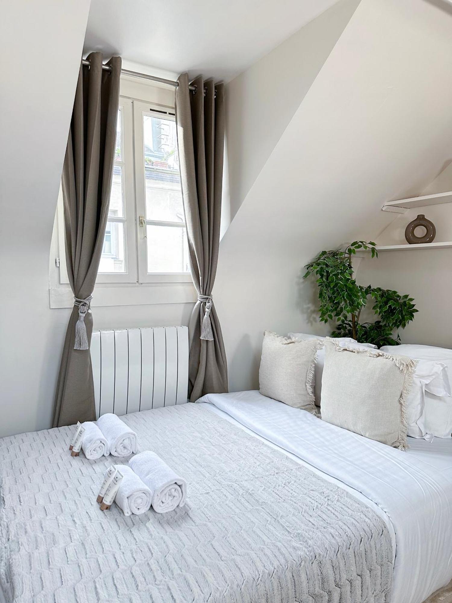 Unique & Beautiful Duplex In Saint-Germain Apartment Paris Exterior photo