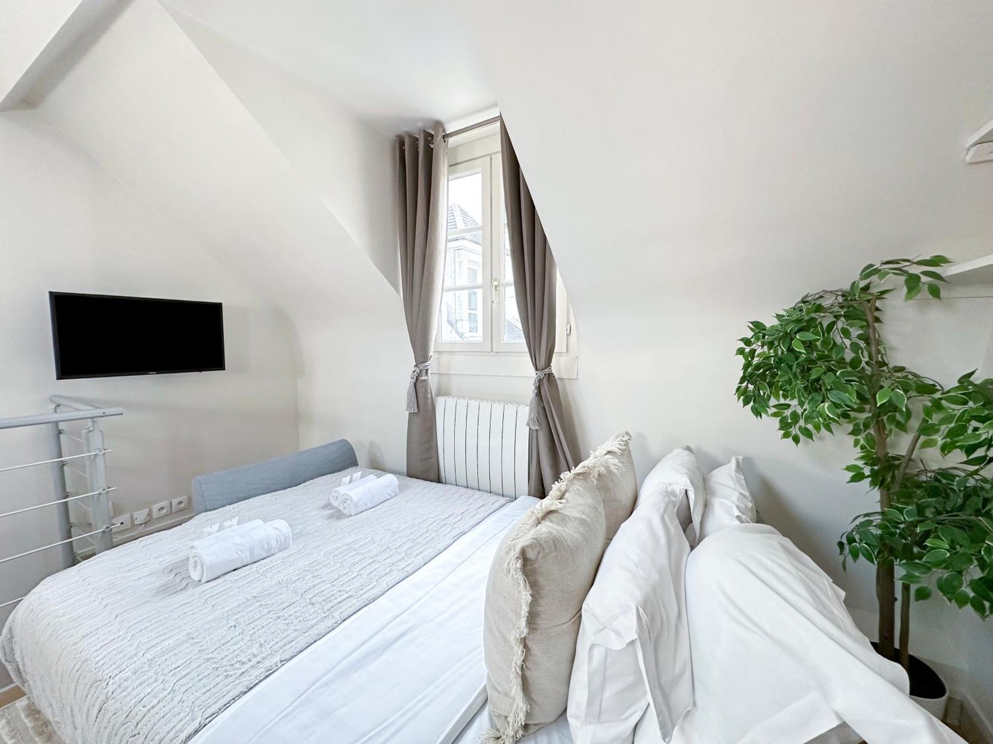 Unique & Beautiful Duplex In Saint-Germain Apartment Paris Exterior photo